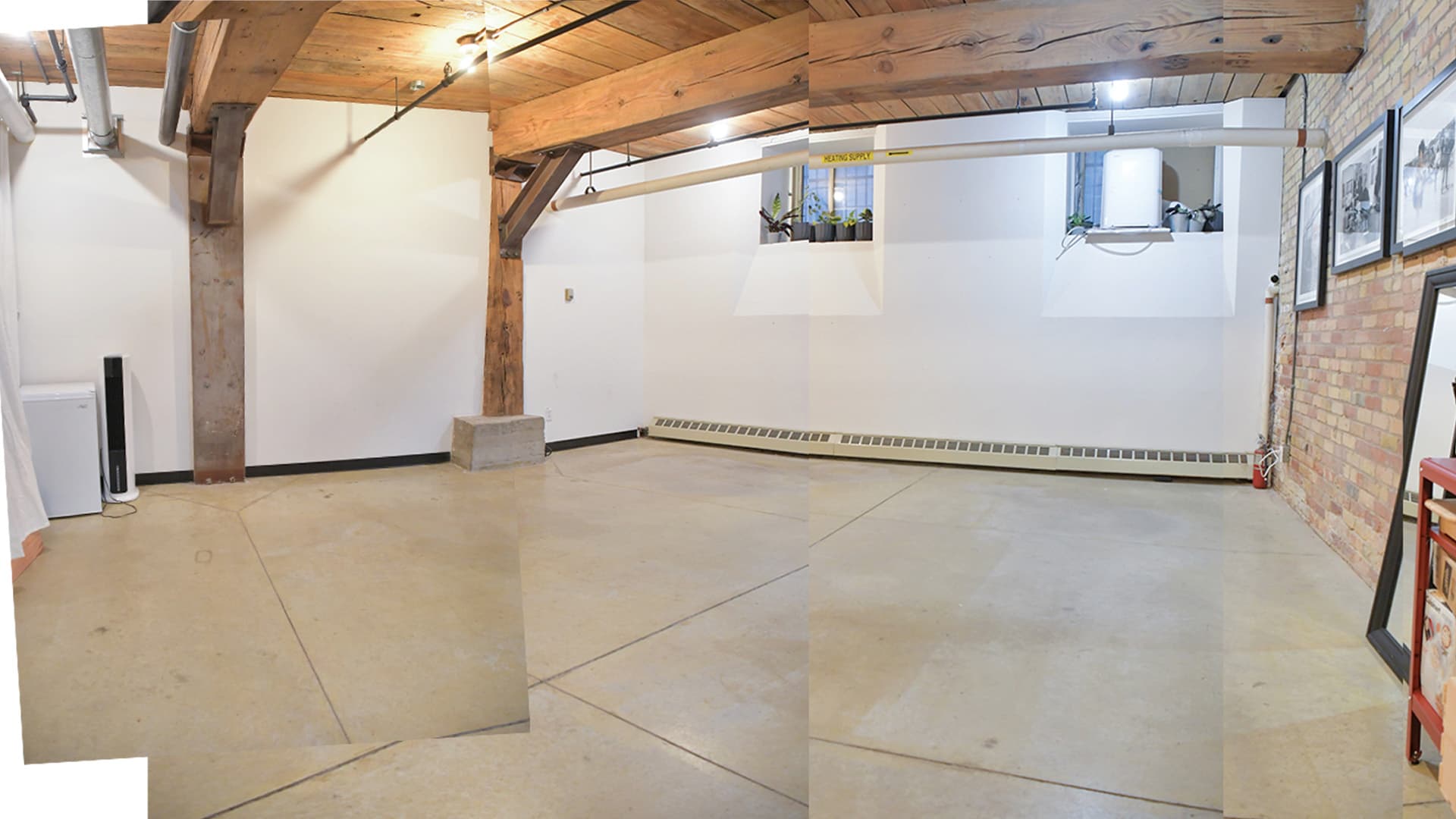 910QSW studio space — interior